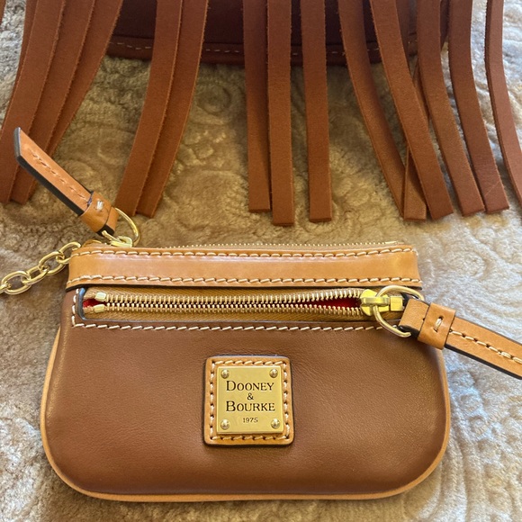 Sold Dooney and Bourke lulu Fiona - Picture 4 of 9